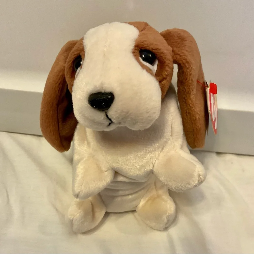 Ty Tracker the Basset Hound beanie baby dog